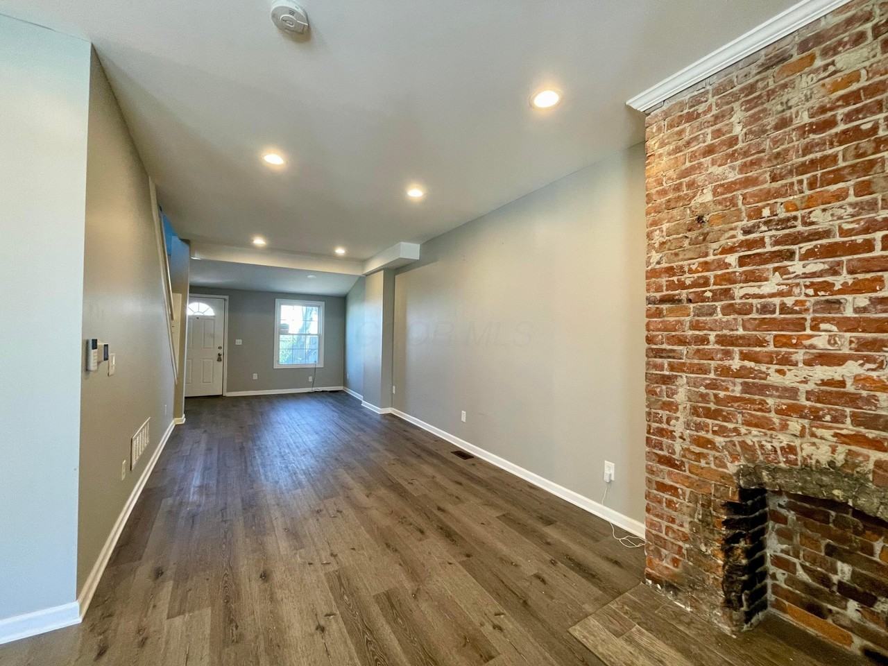 240 S Princeton Ave - Photo 3 of 15