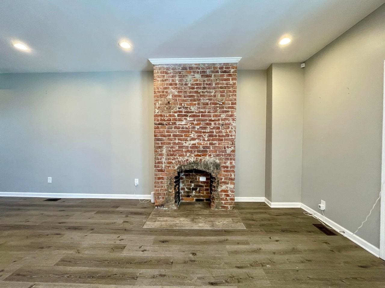 240 S Princeton Ave - Photo 4 of 15