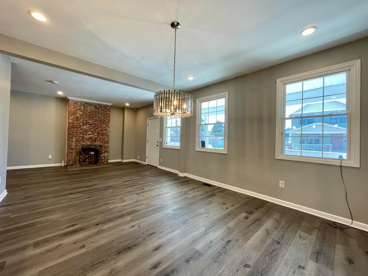 240 S Princeton Ave - Photo 6 of 15