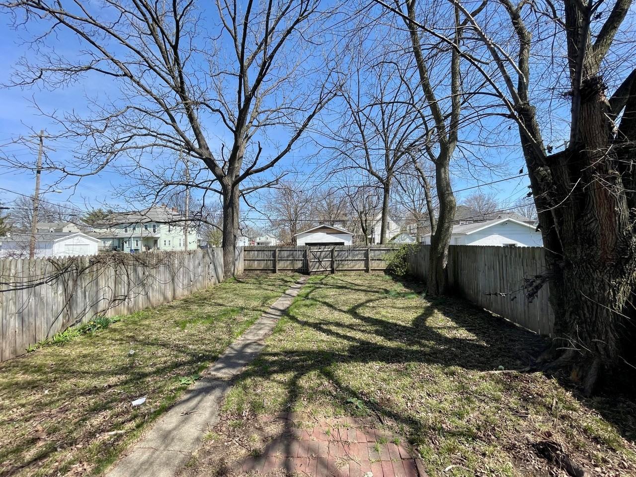 240 S Princeton Ave - Photo 7 of 15