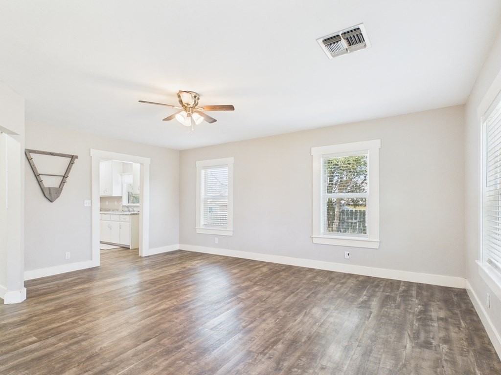 108 S Olive St - Photo 2 of 19