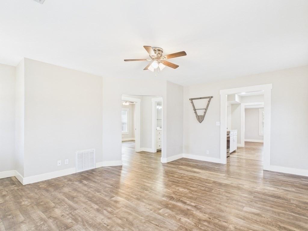 108 S Olive St - Photo 3 of 19