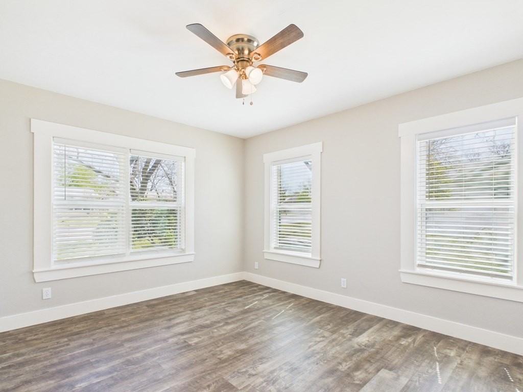 108 S Olive St - Photo 5 of 19