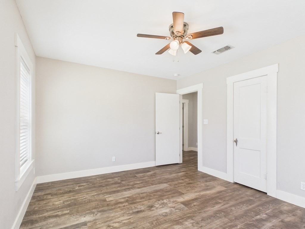 108 S Olive St - Photo 6 of 19