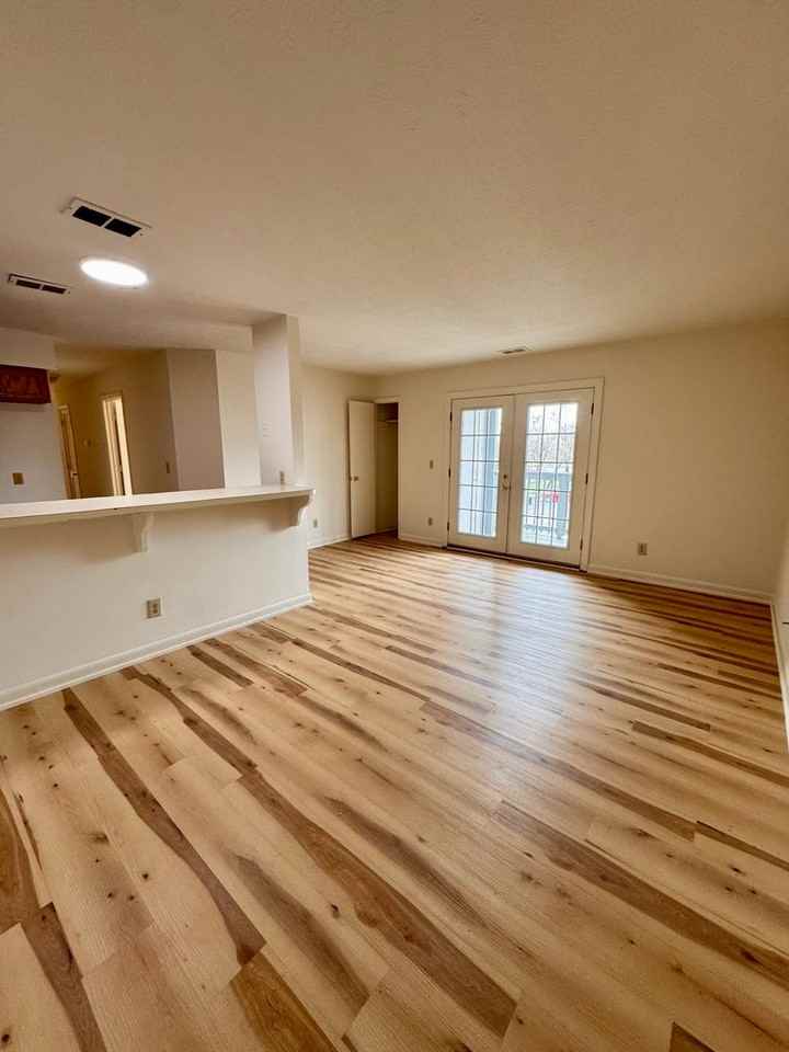 52 South Ave #H - Photo 2 of 13