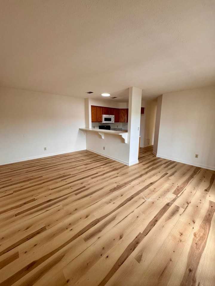 52 South Ave #H - Photo 3 of 13
