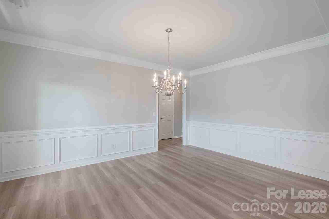 3048 Arsdale Rd - Photo 7 of 46