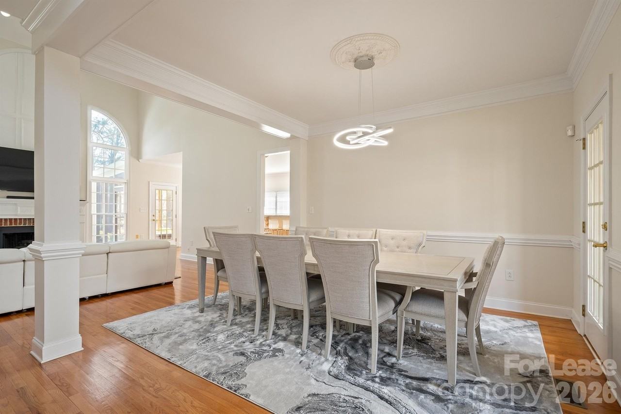 12004 Camargo Ct - Photo 6 of 39