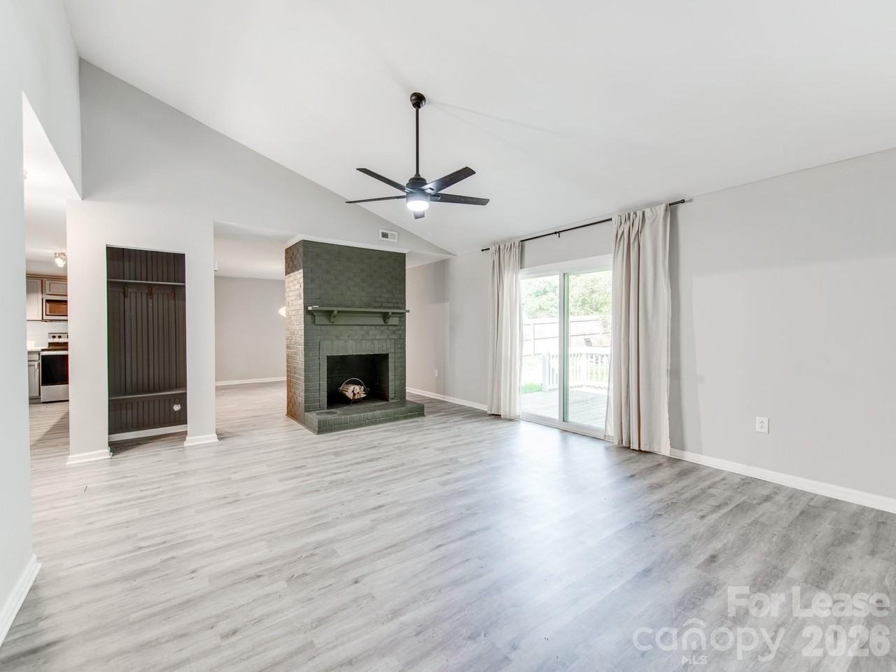 8242 Walnut Creek Ln - Photo 4 of 31