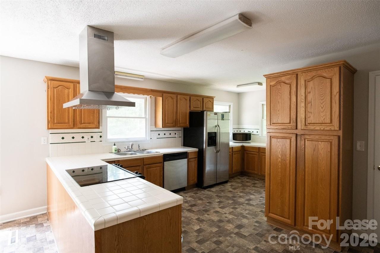 9100 Nash Ave - Photo 2 of 27