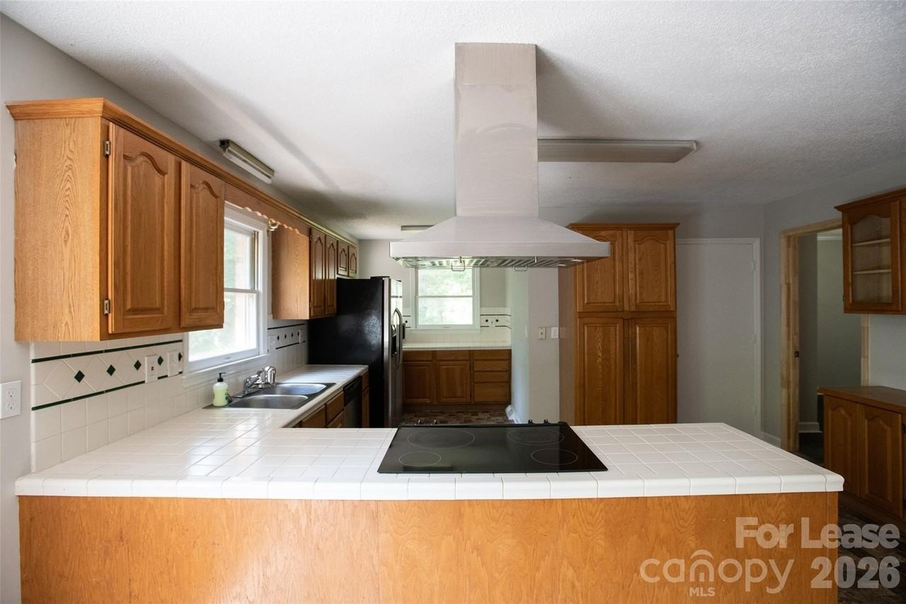 9100 Nash Ave - Photo 3 of 27