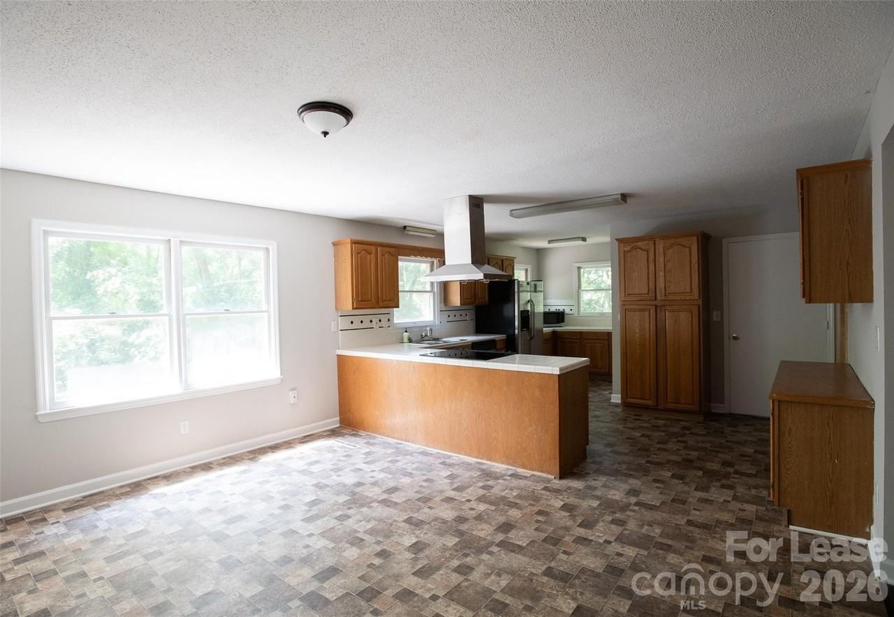 9100 Nash Ave - Photo 5 of 27