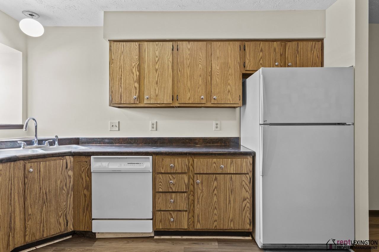 3186 Beaver Creek Dr #1 - Photo 7 of 32