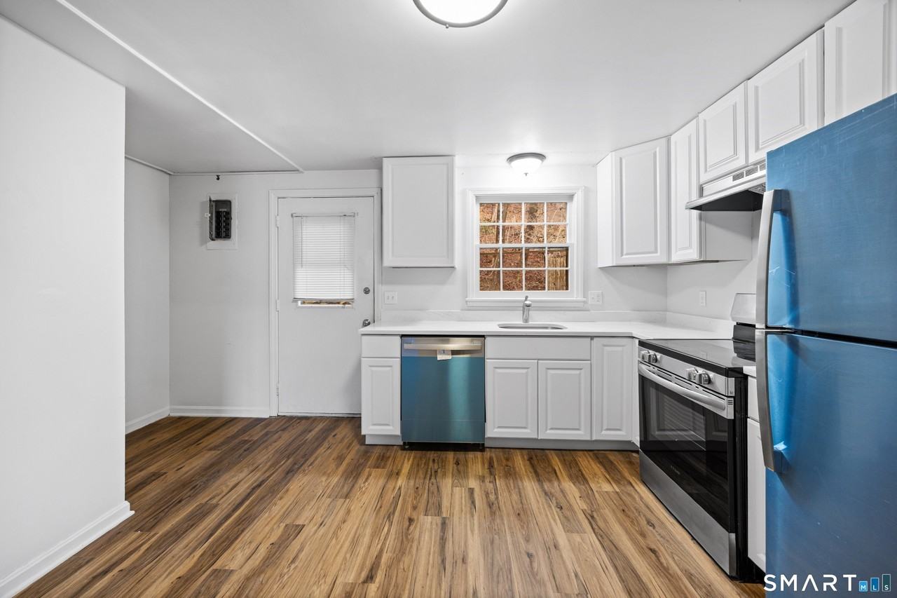 9 Maple Ave Unit B - Photo 6 of 19