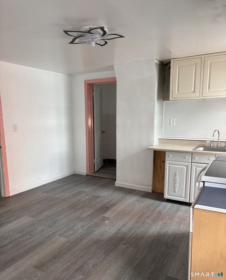 440 Main St Unit C - Photo 3 of 3