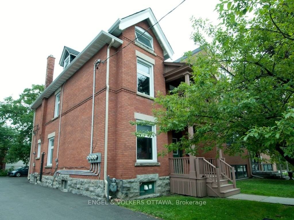 96 Waverley Street 1 - Photo 4 of 28