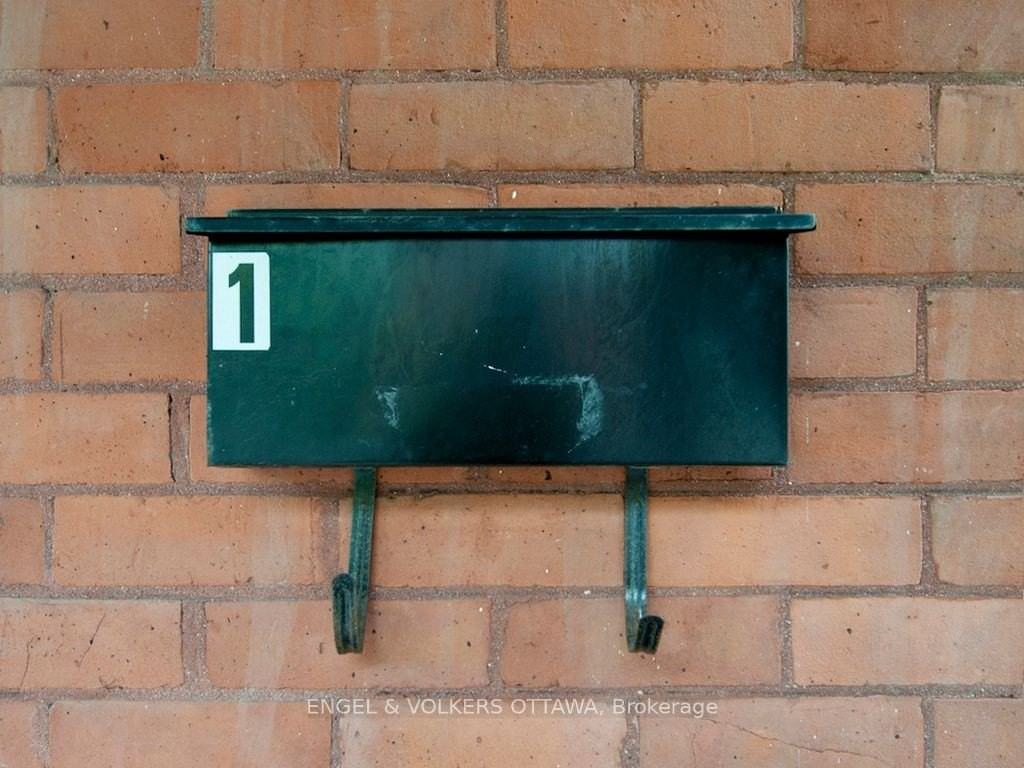 96 Waverley Street 1 - Photo 7 of 28