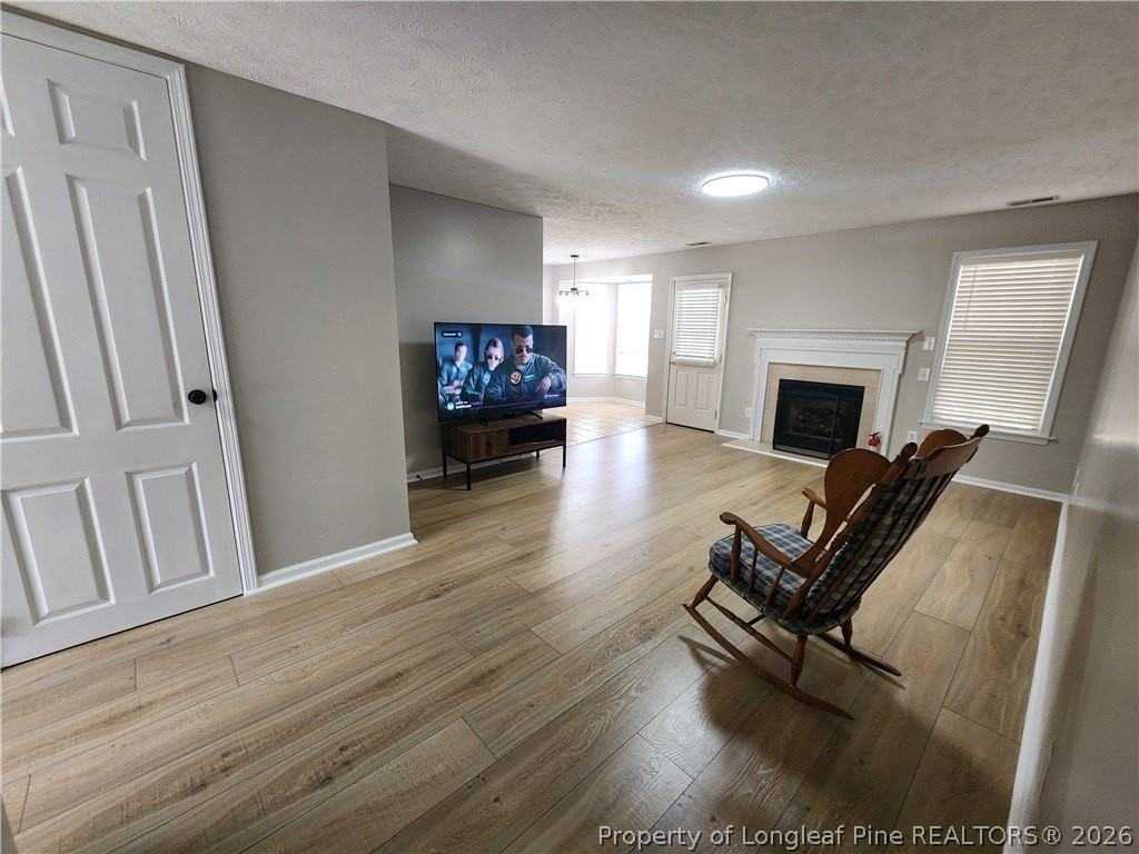 604 Raven Pl - Photo 2 of 12