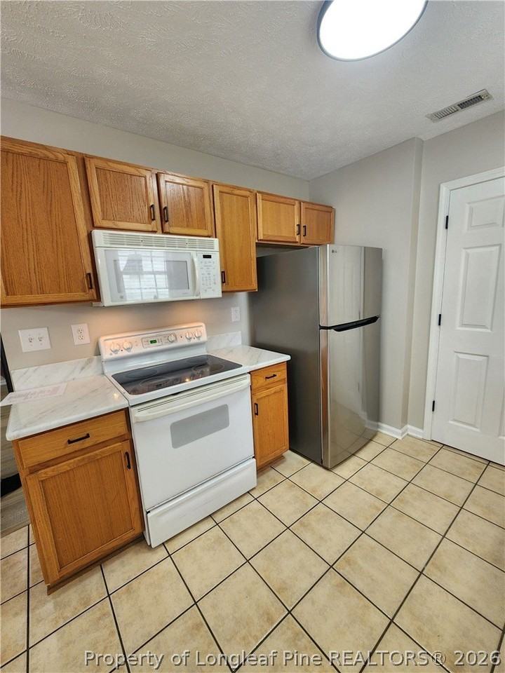 604 Raven Pl - Photo 3 of 12