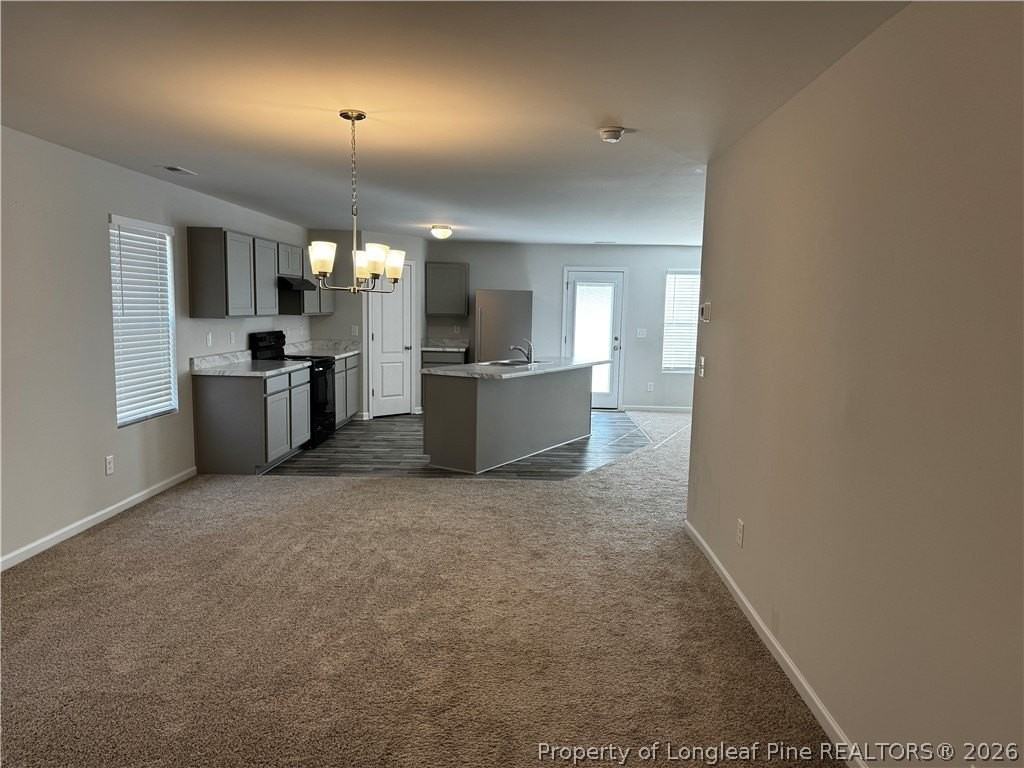 4623 Revelstroke Rd - Photo 4 of 37