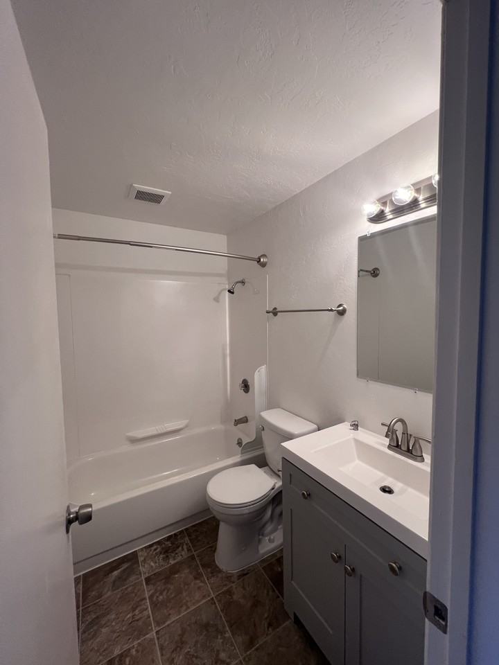 3478 Hadley St Ne #3478 - Photo 3 of 19