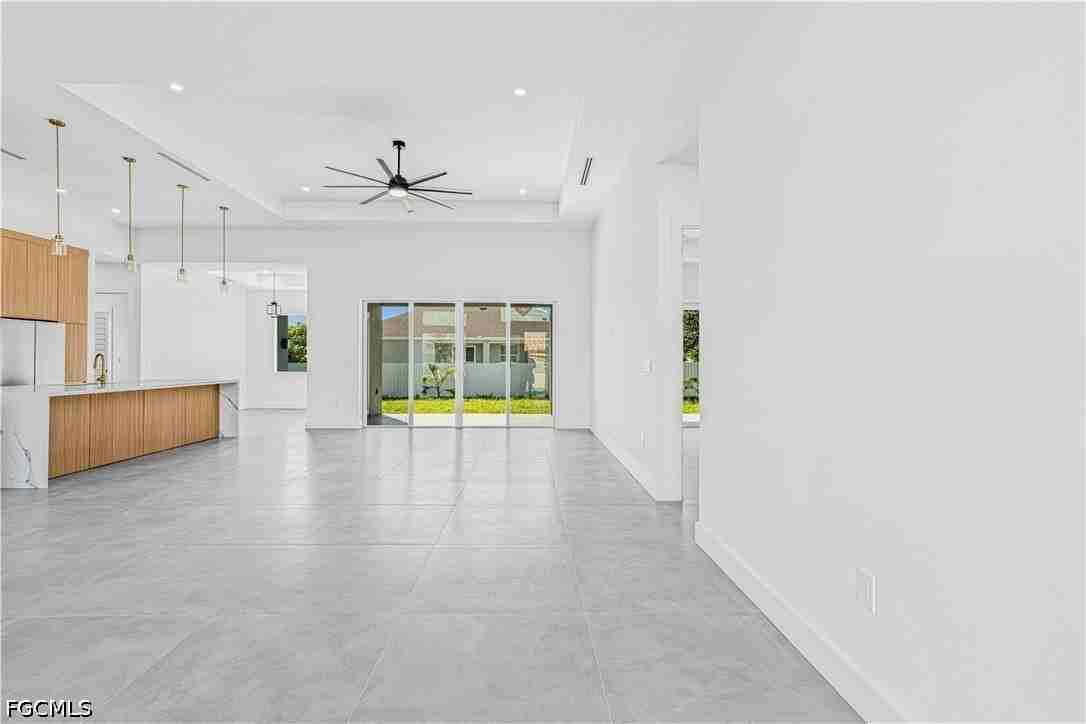 512 Nw 35th Pl - Photo 4 of 33