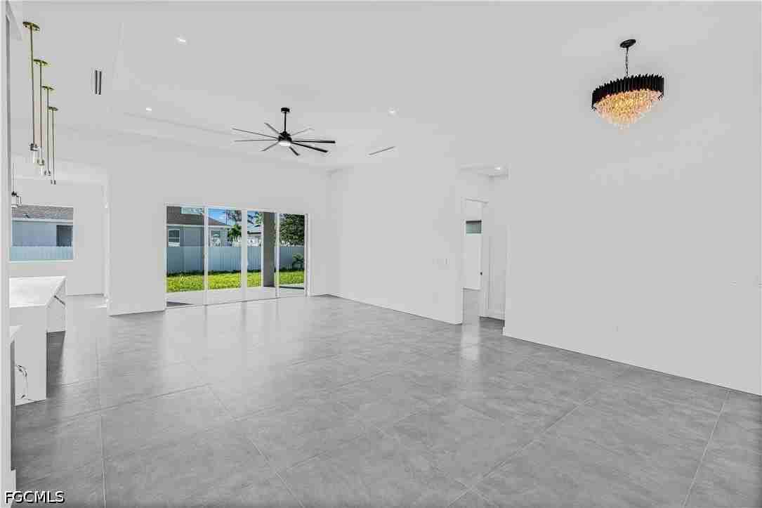 512 Nw 35th Pl - Photo 7 of 33