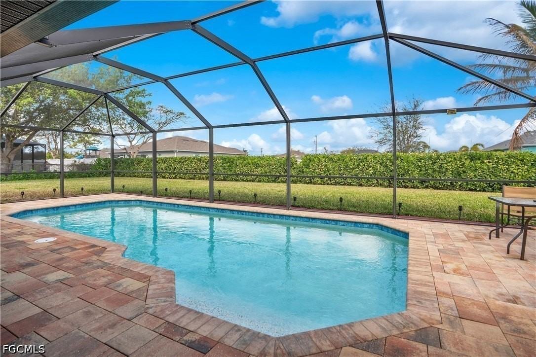 1627 Sw 14th St - Photo 3 of 50