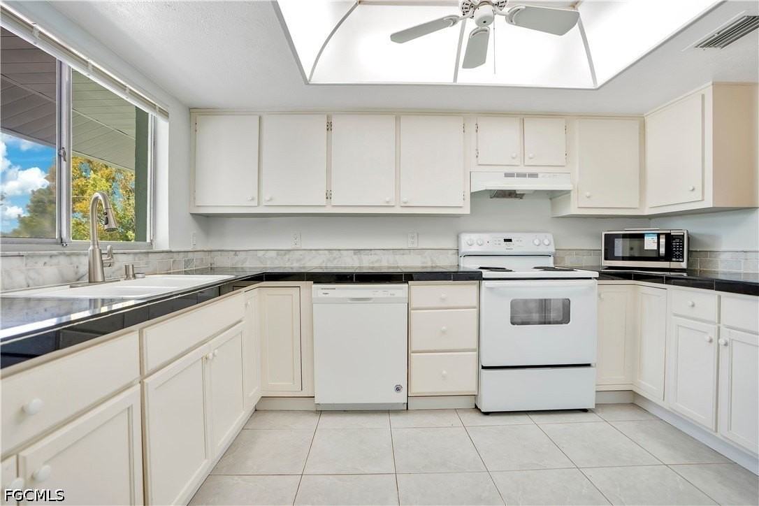 203 Se 15th Pl Apt 214 - Photo 6 of 28