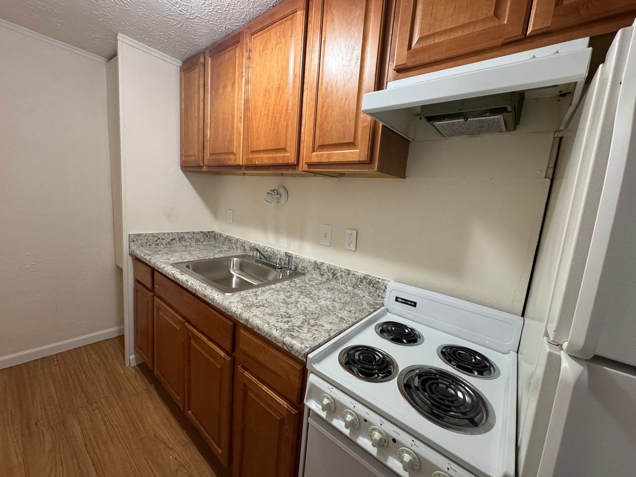 Greenleaf Apartments - Photo 4 of 10