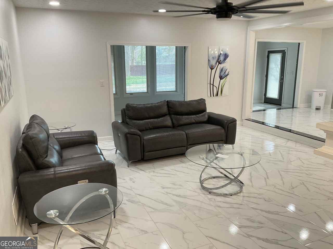 558 Kenwood Rd - Photo 2 of 22