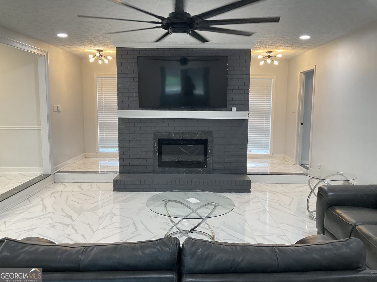 558 Kenwood Rd - Photo 3 of 22