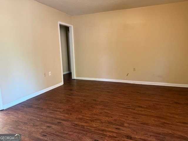 114 Pamela Way Unit B - Photo 2 of 10