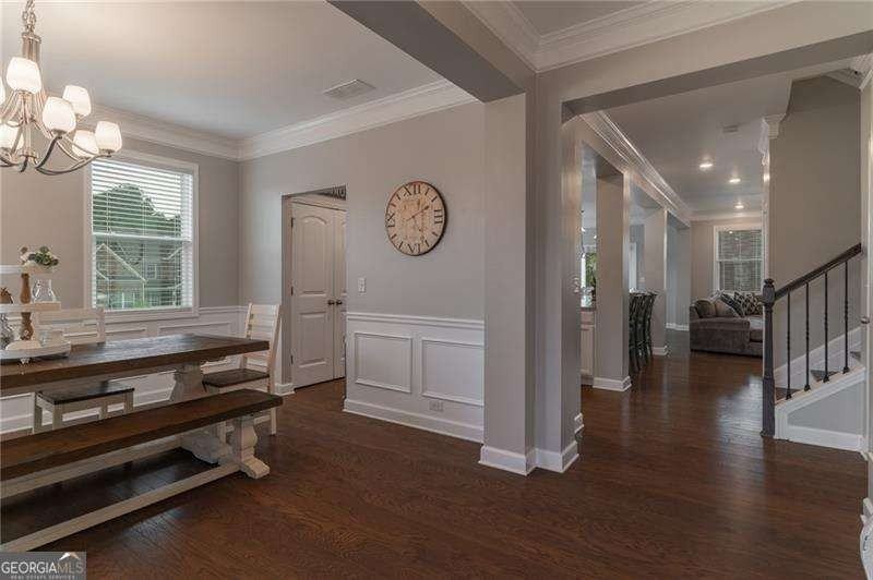 301 Cochin Dr - Photo 7 of 44
