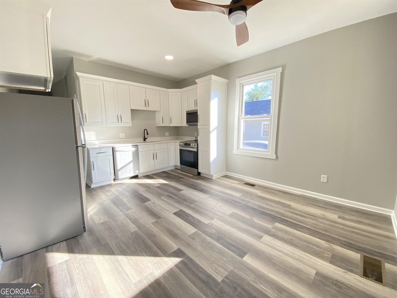 607 S Lee St Unit B - Photo 4 of 14