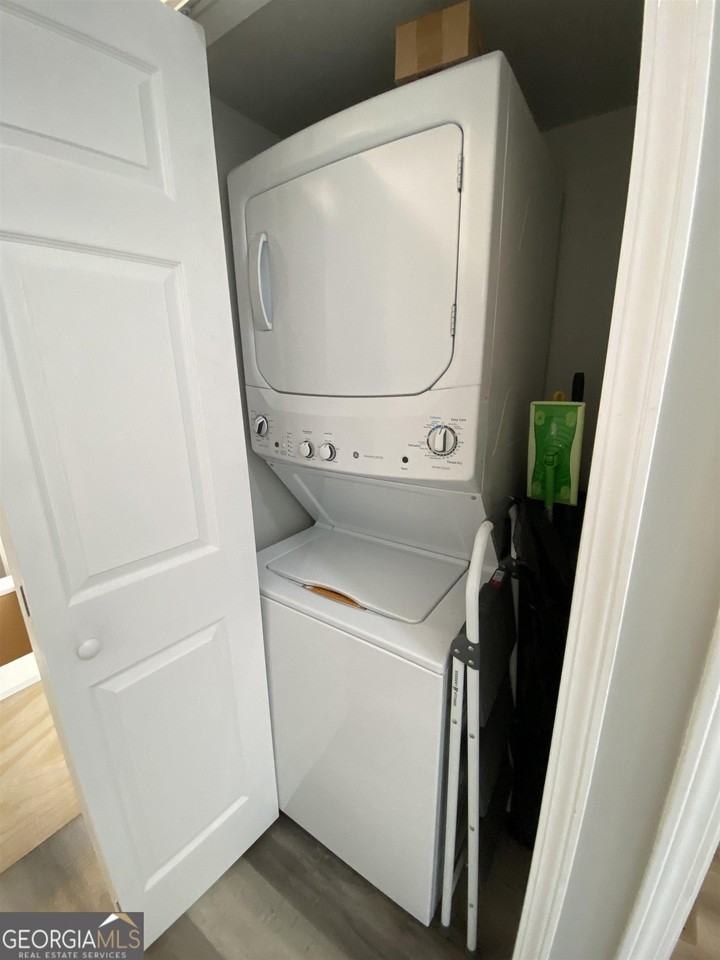 607 S Lee St Unit B - Photo 6 of 14