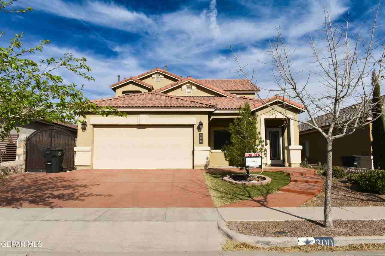 300 Saltford Dr - Photo 4 of 48