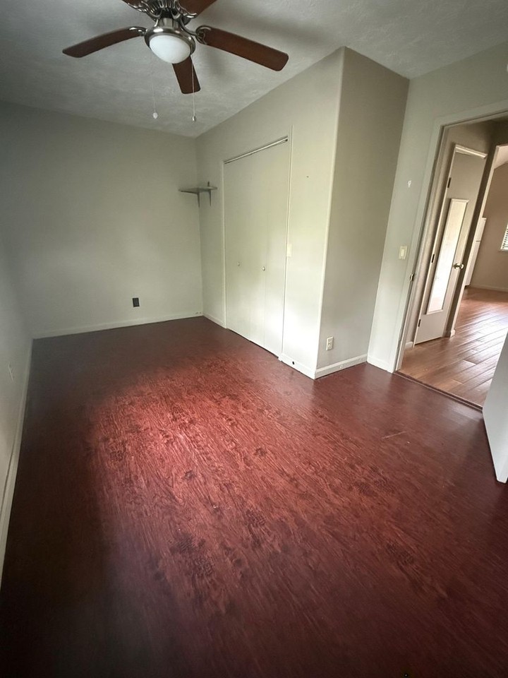 2795 Dennis St - Photo 4 of 6