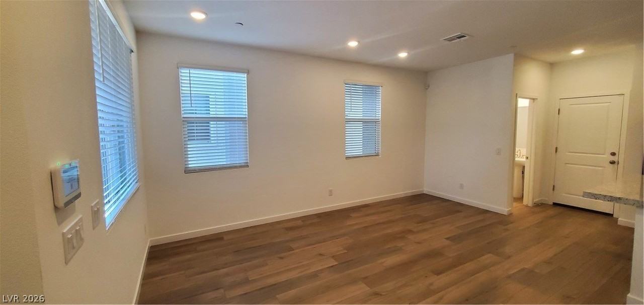 184 Wewatta Ave - Photo 5 of 32