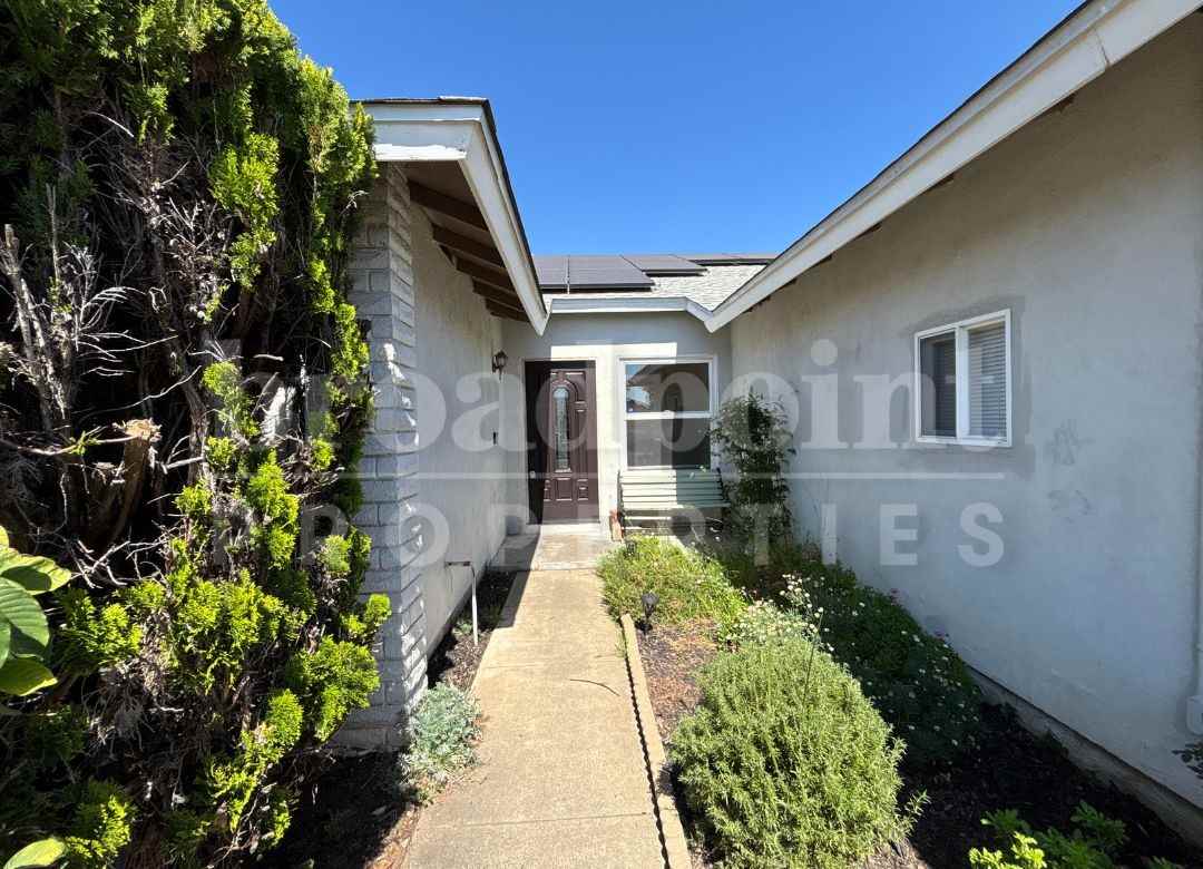 702 Pitman St #MAIN - Photo 2 of 17