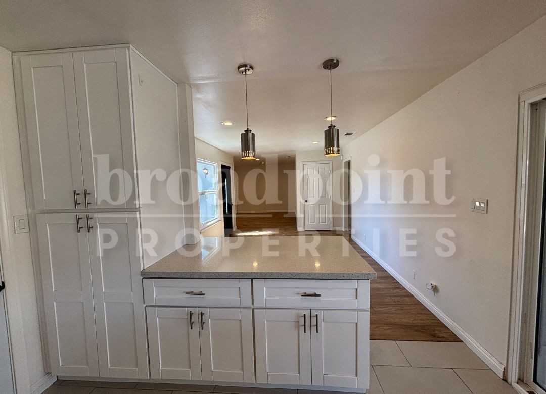 702 Pitman St #MAIN - Photo 5 of 17