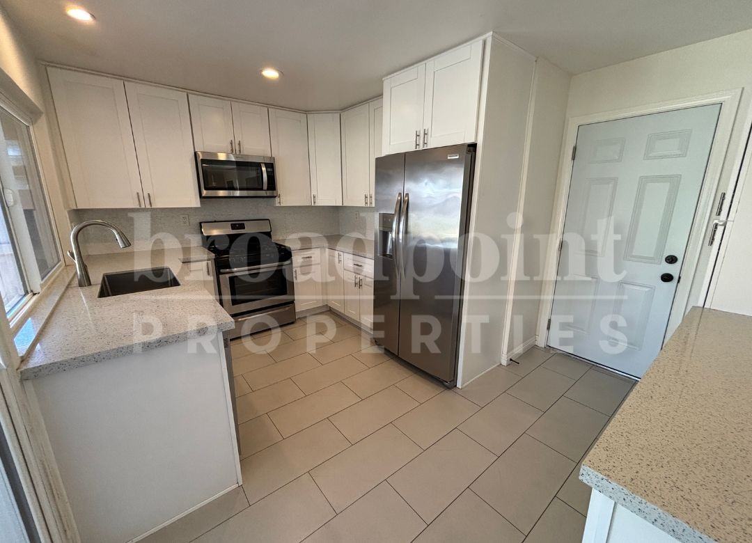 702 Pitman St #MAIN - Photo 6 of 17