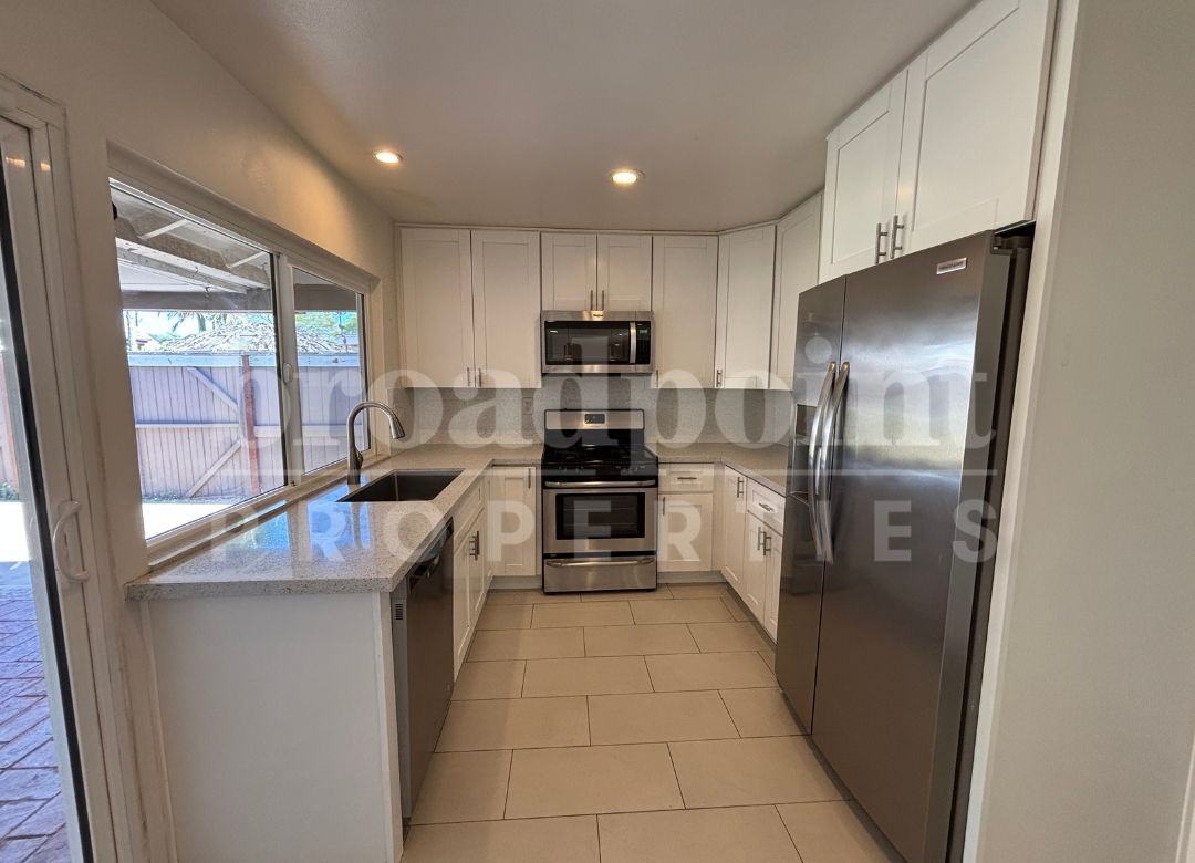 702 Pitman St #MAIN - Photo 7 of 17