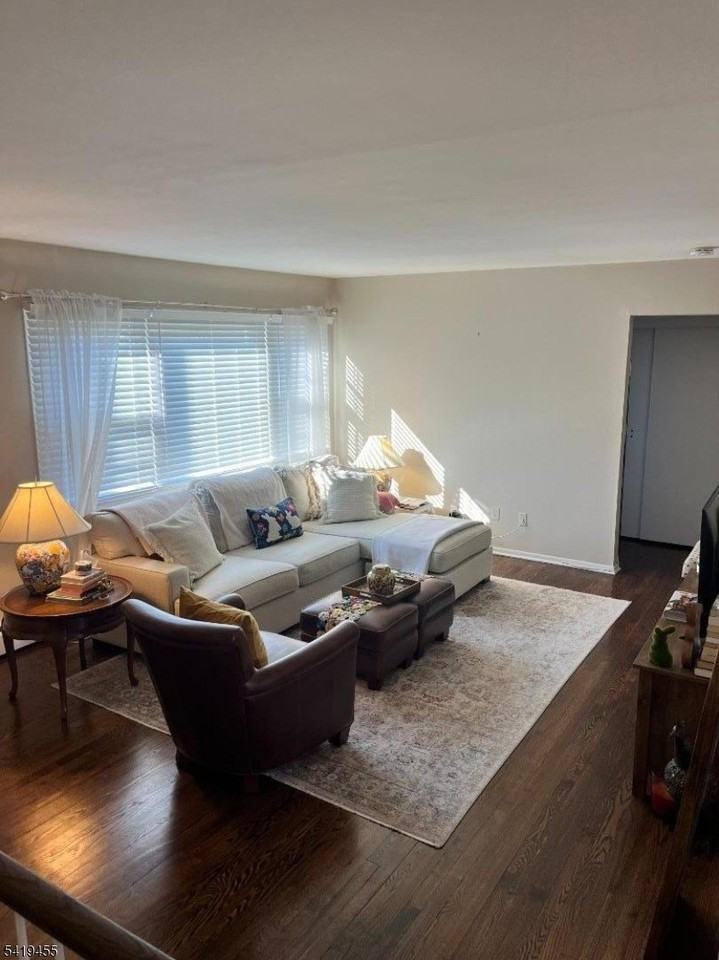 515 Pitney Pl - Photo 2 of 10