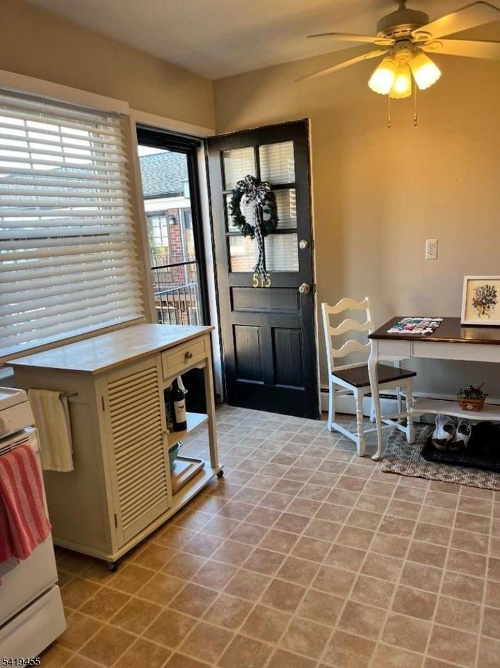 515 Pitney Pl - Photo 5 of 10