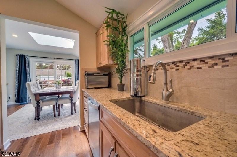 9 S Orchard Ter - Photo 7 of 32