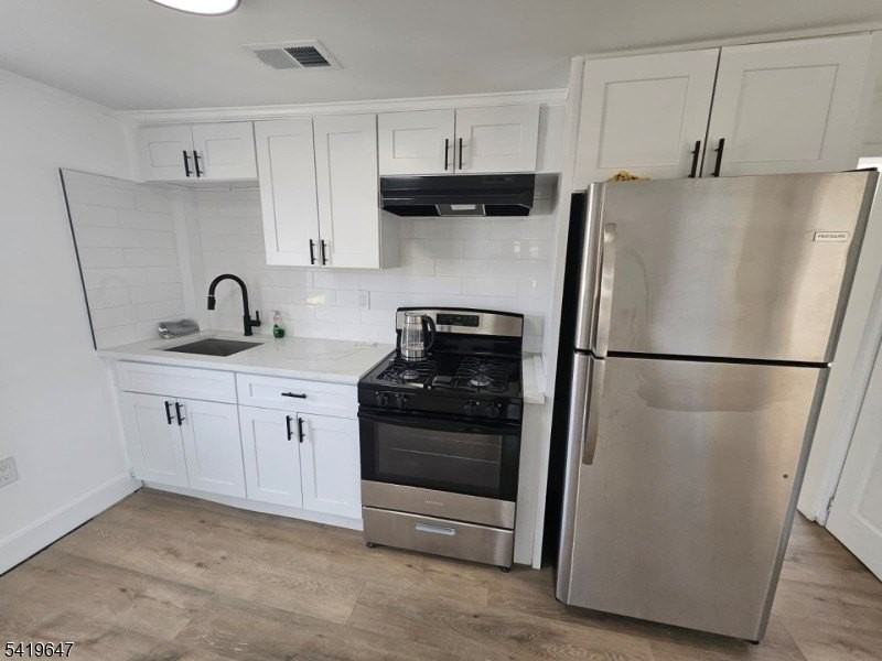 611 New York Ave #2 - Photo 7 of 16