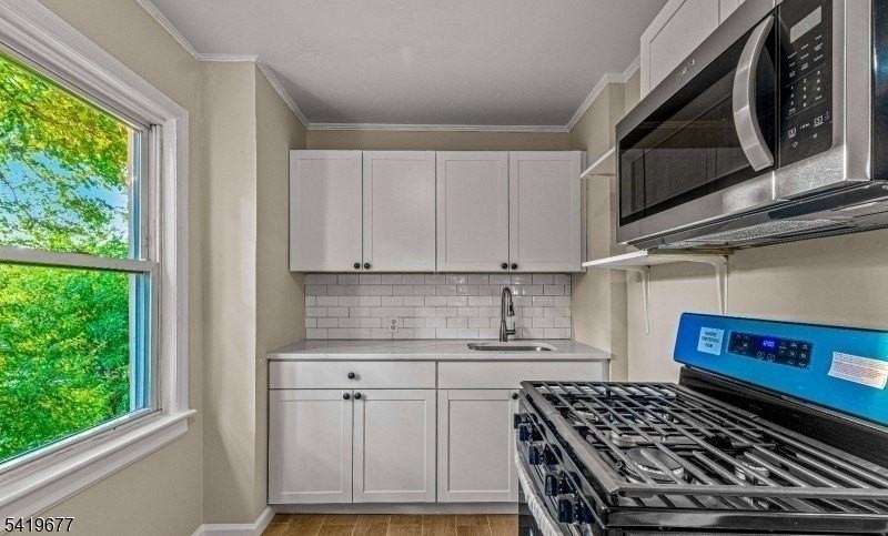 6 Armstrong St - Photo 4 of 15