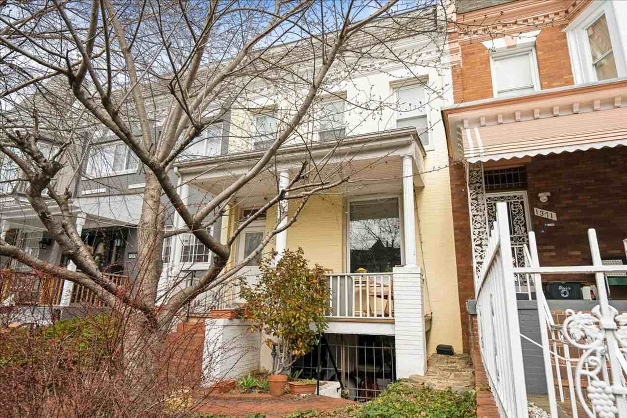 1373 Quincy St Nw - Photo 2 of 18