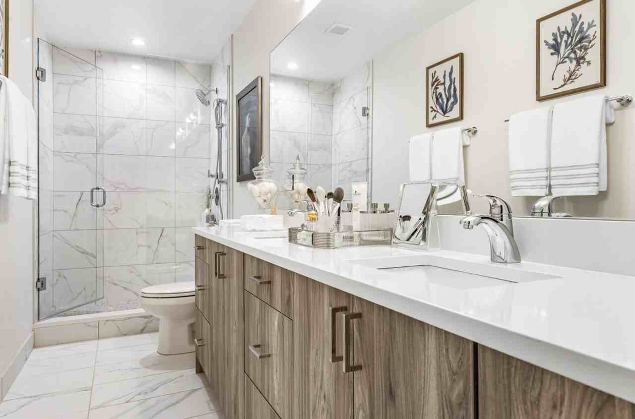 435 Madison Street - Photo 5 of 16